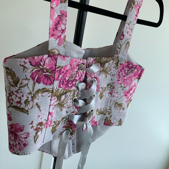 NWT Floral Two Piece Set - Picture 5 of 9